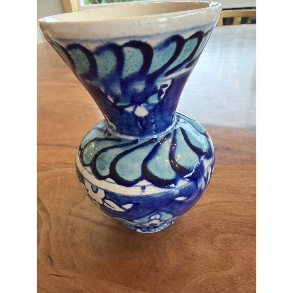 Hand Painted Kütahya Turkish Pottery Bud Vase Blue White‎ Floral Signed